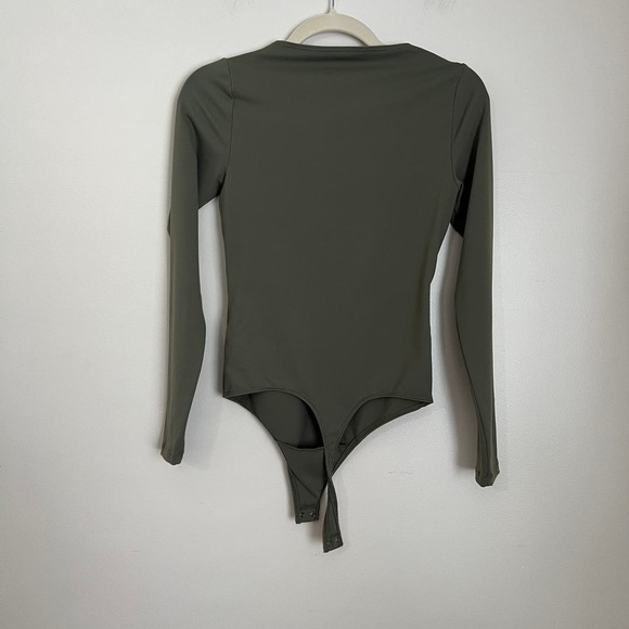 Abercrombie & Fitch Soft A&F Collection Cutout Bodice Chest Stretchy Bodysuit - Picture 11 of 11